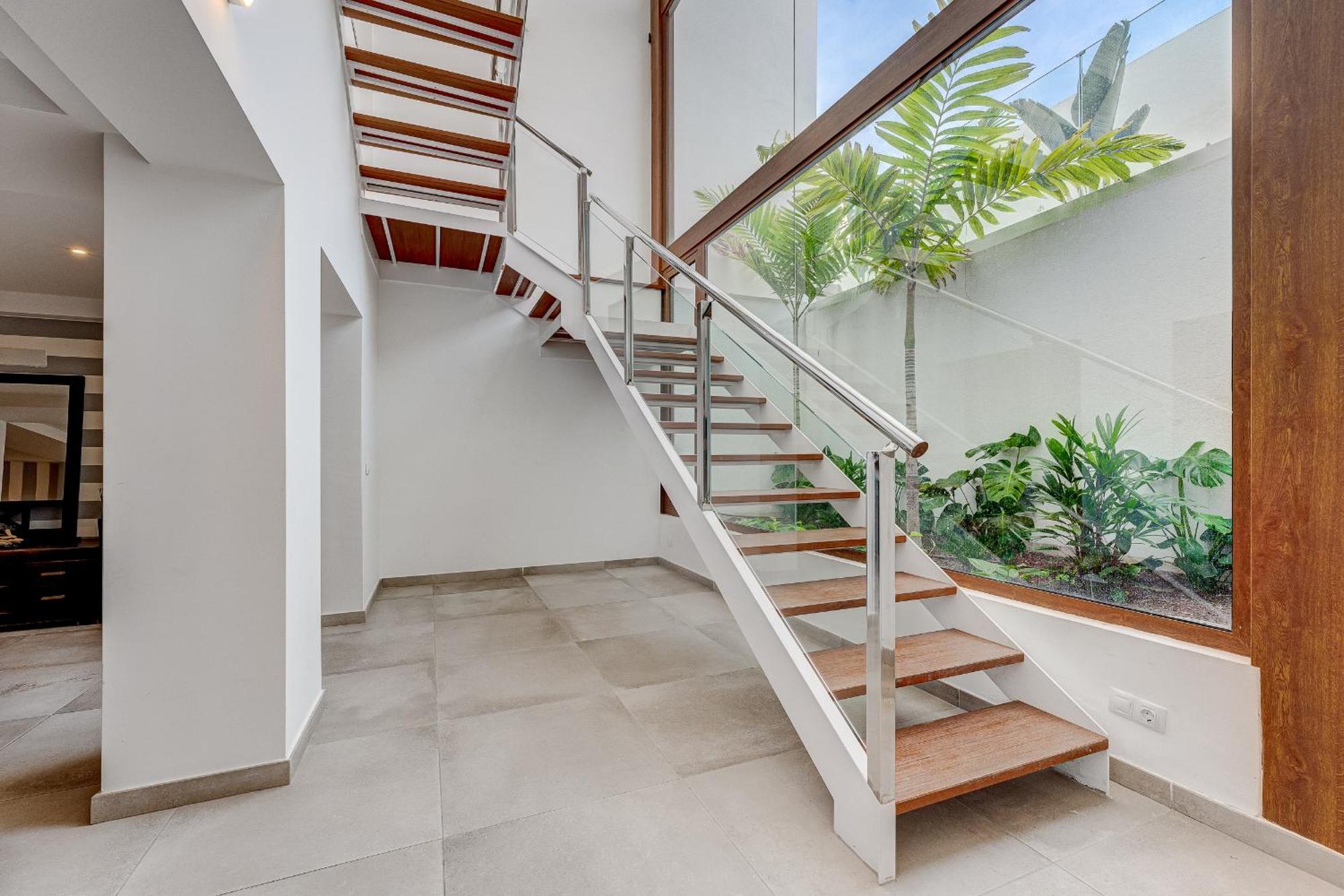Fabulous Contemporary 5 Bedroom Villa With Private Heated Pool, Sleeps Max 13 كالاو سالفاجي المظهر الخارجي الصورة