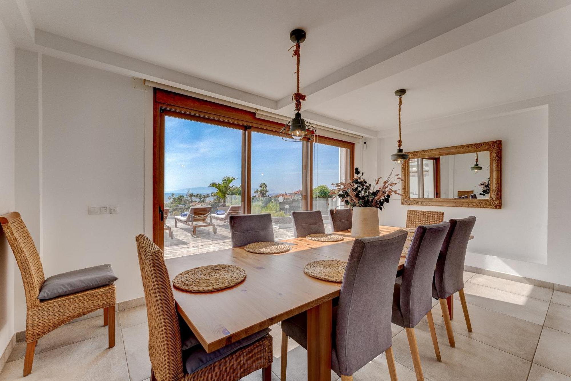 Fabulous Contemporary 5 Bedroom Villa With Private Heated Pool, Sleeps Max 13 كالاو سالفاجي المظهر الخارجي الصورة