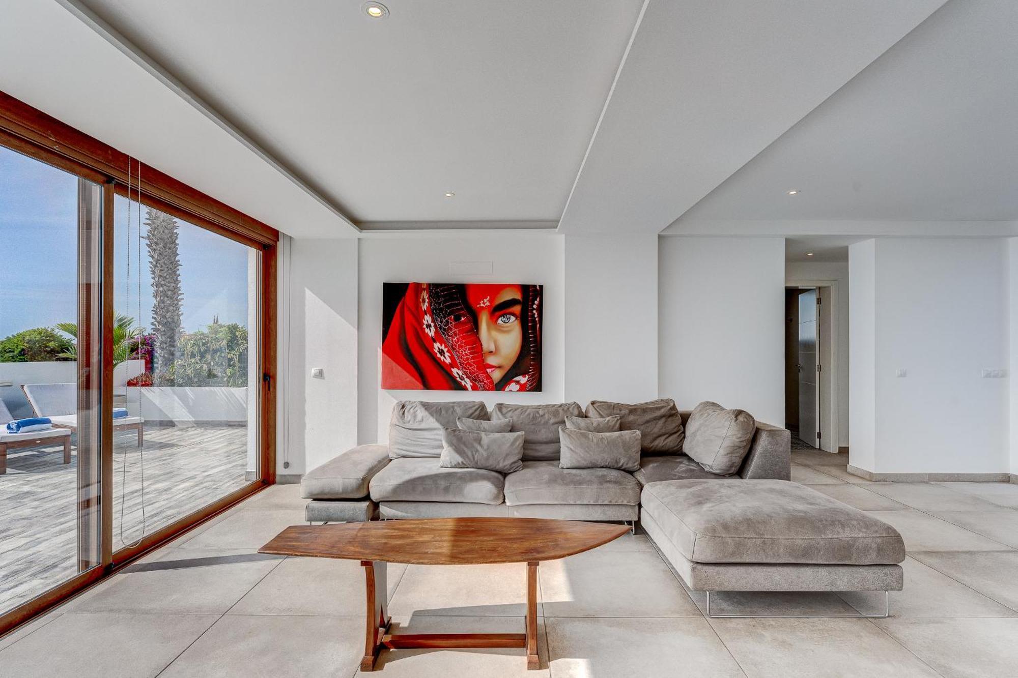 Fabulous Contemporary 5 Bedroom Villa With Private Heated Pool, Sleeps Max 13 كالاو سالفاجي المظهر الخارجي الصورة