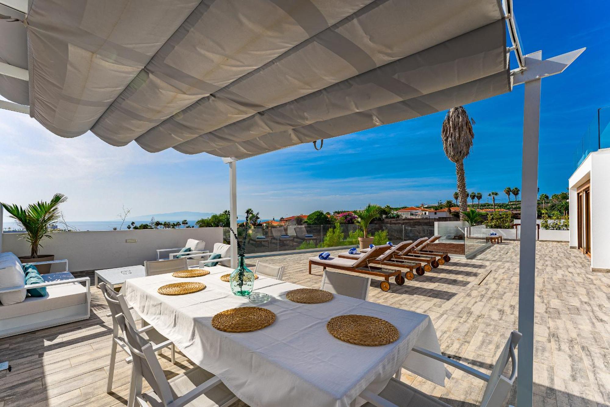 Fabulous Contemporary 5 Bedroom Villa With Private Heated Pool, Sleeps Max 13 كالاو سالفاجي المظهر الخارجي الصورة